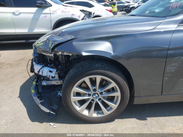 WBA8E1G54HNU13112 BMW 3 Series 320i