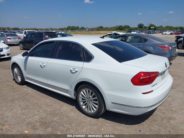 1VWBT7A33GC028091 Volkswagen Passat 1.8t Se