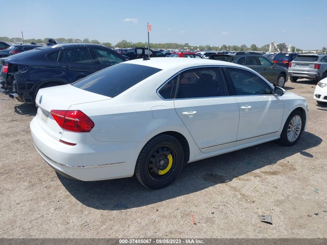 1VWBT7A33GC028091 Volkswagen Passat 1.8t Se