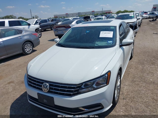 1VWBT7A33GC028091 Volkswagen Passat 1.8t Se