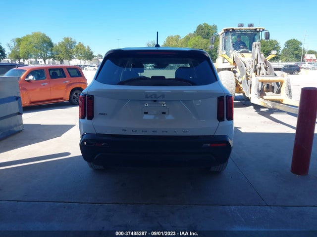 KIA SORENTO LX 2022 5XYRGDLCXNG123239 Image 17