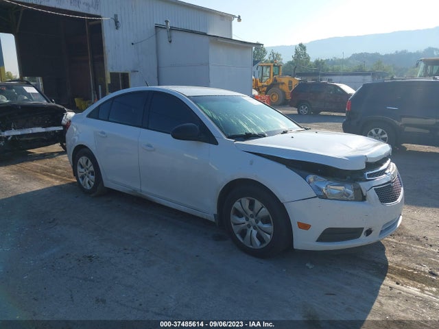 2014 1G1PA5SG8E7319317 main image