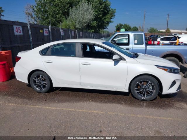 3KPF24AD5NE489247 KIA Forte Lxs