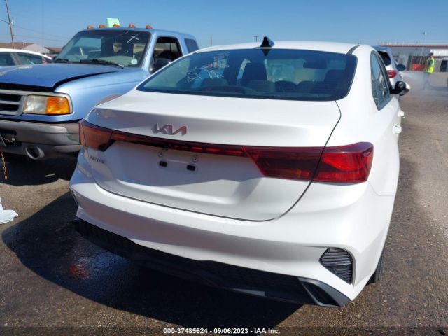 3KPF24AD5NE489247 KIA Forte Lxs