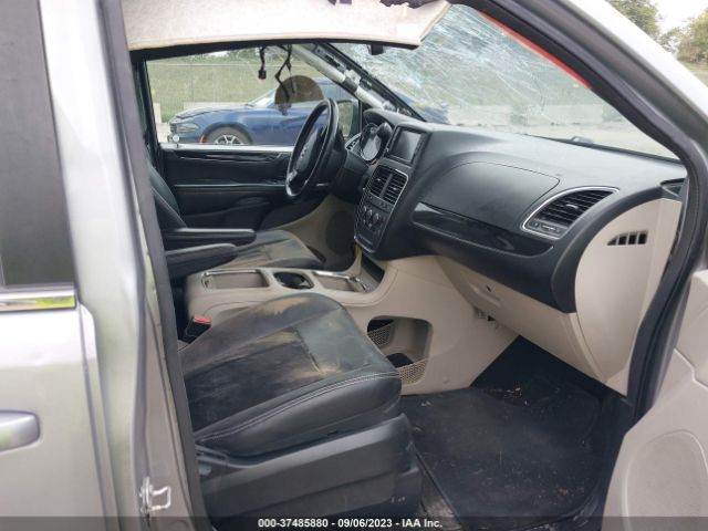 2C4RDGCG8JR302902 Dodge Grand Caravan Sxt