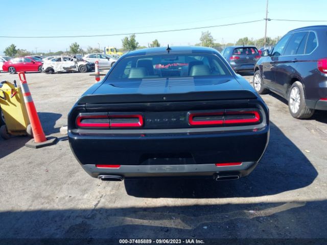 2C3CDZAG8GH162647 Dodge Challenger Sxt Plus