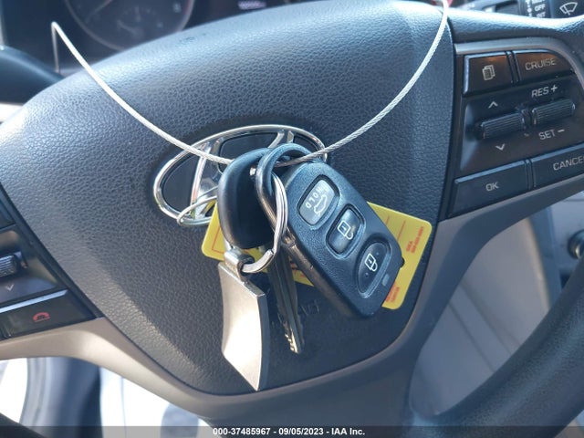 2018 HYUNDAI ELANTRA SEL VIN: 5NPD84LF5JH353999