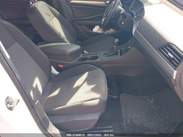 3VWN57BU2KM099398 Volkswagen JETTA S