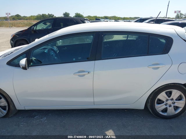 KIA Forte 5-door Lx 2016 KNAFK5A81G5631954 Image 14