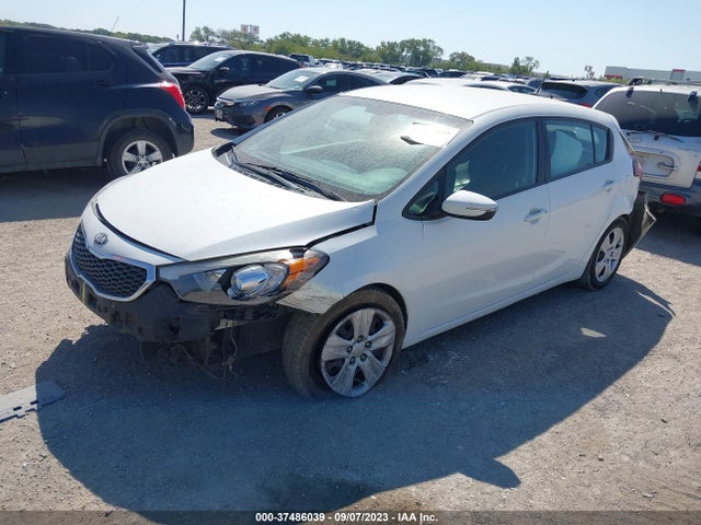 KIA Forte 5-door Lx 2016 KNAFK5A81G5631954 Image 2