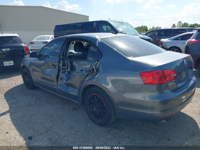 3VWD07AJXEM227165 Volkswagen Jetta Sedan Se