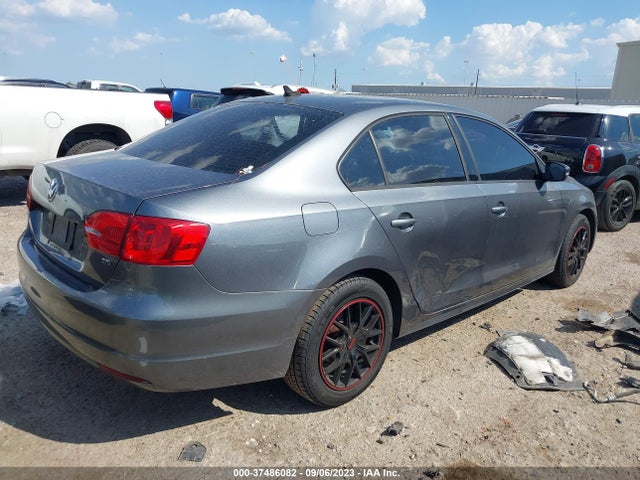 3VWD07AJXEM227165 Volkswagen Jetta Sedan Se