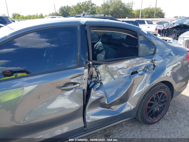 3VWD07AJXEM227165 Volkswagen Jetta Sedan Se