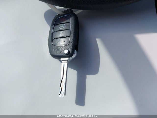 Hyundai TUCSON SE 2019 KM8J2CA48KU915056 Image 3