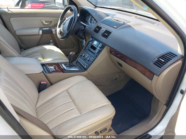 2014 VOLVO XC90 VIN: YV4952CY2E1694310