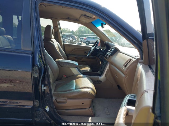 2004 HONDA PILOT EX VIN: 2HKYF186X4H620153