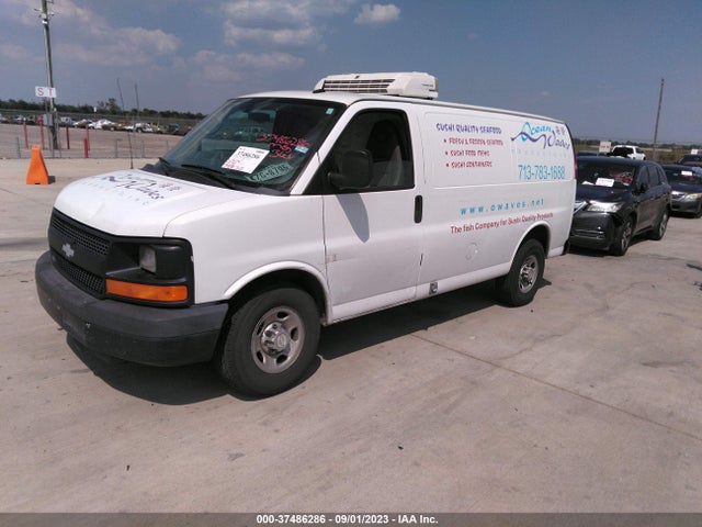 Chevrolet EXPRESS CARGO VAN 2015 1GCWGFFFXF1101649 Image 2