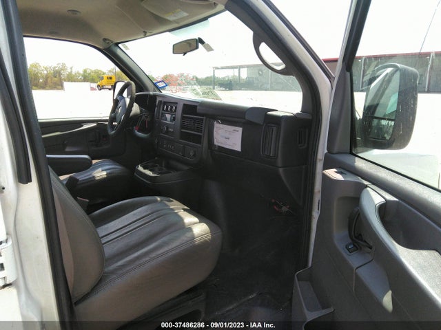 Chevrolet EXPRESS CARGO VAN 2015 1GCWGFFFXF1101649 Image 11