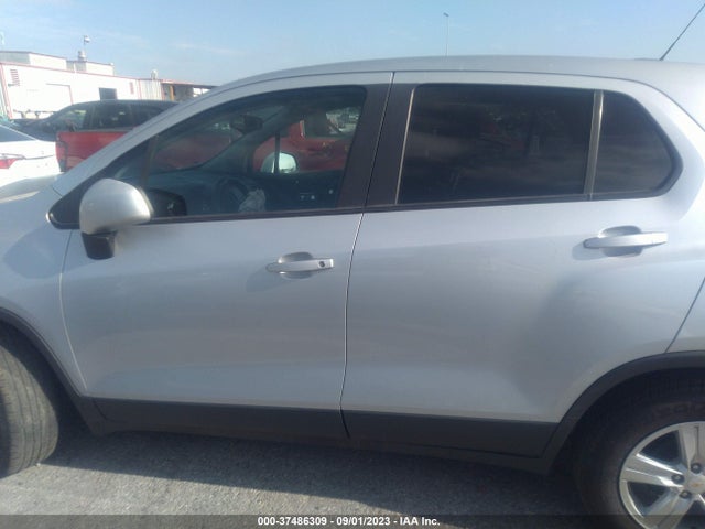 Chevrolet TRAX LS 2020 3GNCJKSB3LL343680 Image 6
