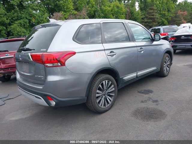 JA4AZ3A30KZ044528 Mitsubishi Outlander Se