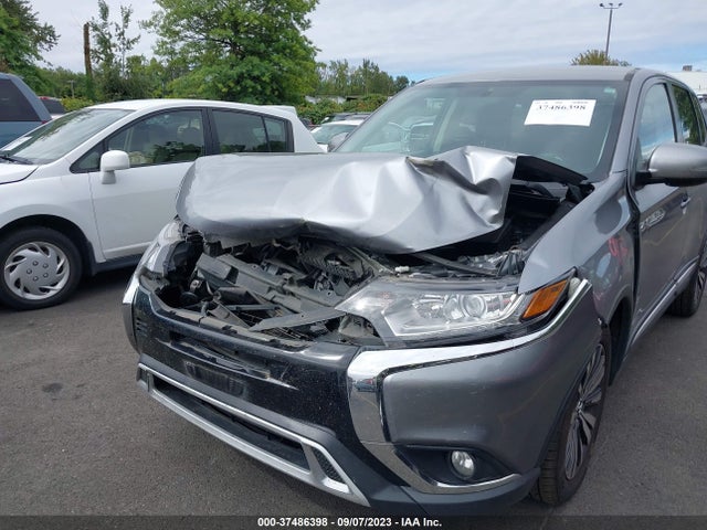 JA4AZ3A30KZ044528 Mitsubishi Outlander Se