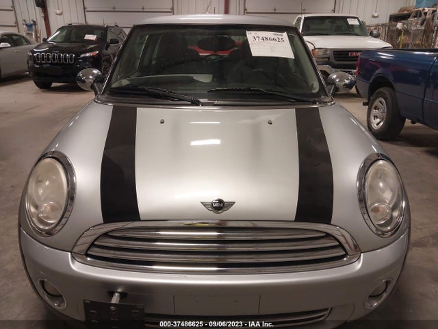 2010 MINI COOPER WMWMF3C57ATZ25445 Photo 5