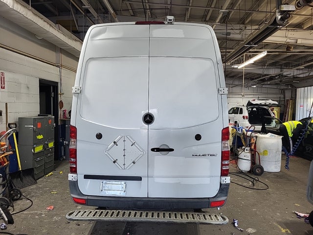 2014 MERCEDES-BENZ SPRINTER CARGO VANS VIN: WD3PE8DEXE5831661