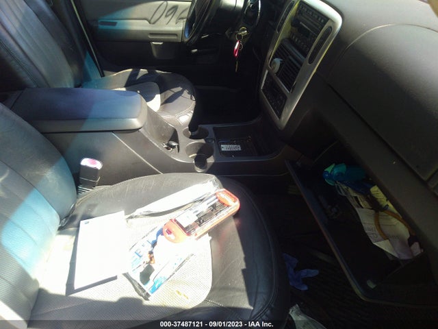 2005 MERCURY MOUNTAINEER CONVENIENCE/LUXURY VIN: 4M2DU86W45UJ01505