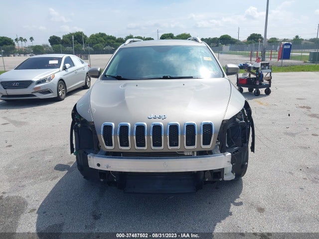 1C4PJLCB1HW669560 Jeep Cherokee Latitude