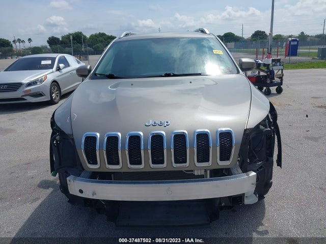 1C4PJLCB1HW669560 Jeep Cherokee Latitude