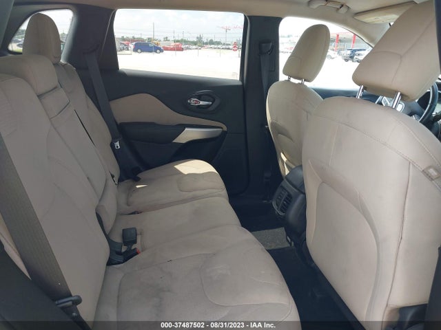 1C4PJLCB1HW669560 Jeep Cherokee Latitude