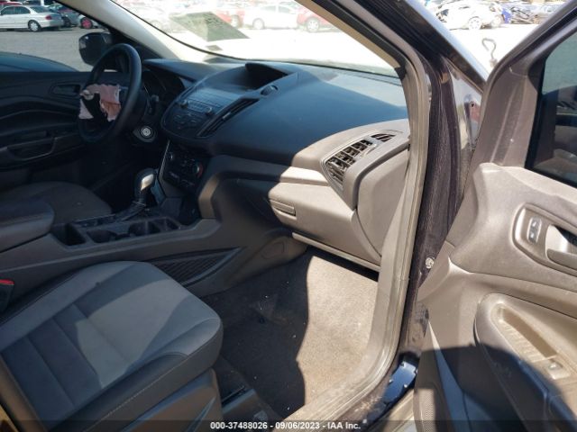 1FMCU0F75KUC46992 Ford ESCAPE S
