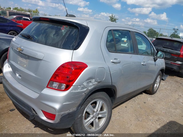 Chevrolet TRAX LS 2019 3GNCJKSB9KL347926 Image 4