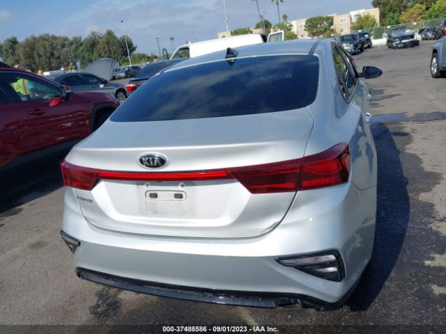 3KPF24AD1KE115889 KIA Forte Lxs