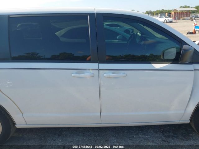 2C4RDGBG2JR184864 Dodge Grand Caravan Se
