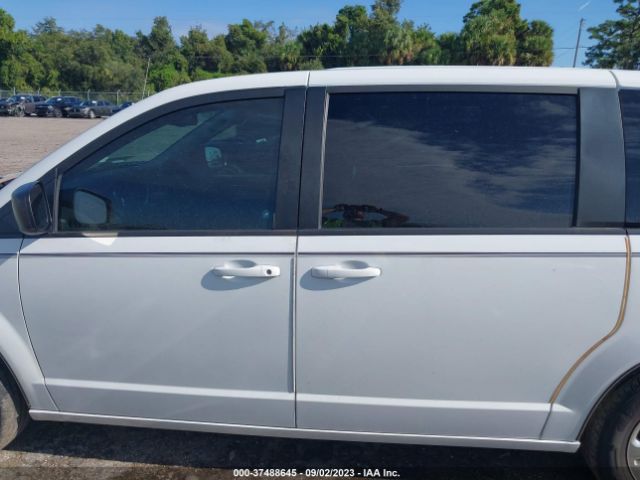 2C4RDGBG2JR184864 Dodge Grand Caravan Se