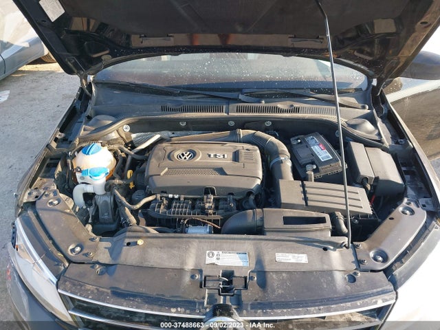 3VWD17AJ4GM394976 Volkswagen Jetta Sedan 1.8t Sport