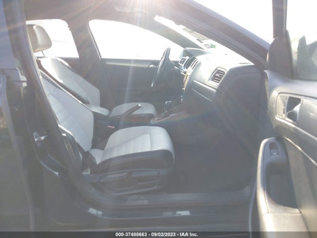 3VWD17AJ4GM394976 Volkswagen Jetta Sedan 1.8t Sport
