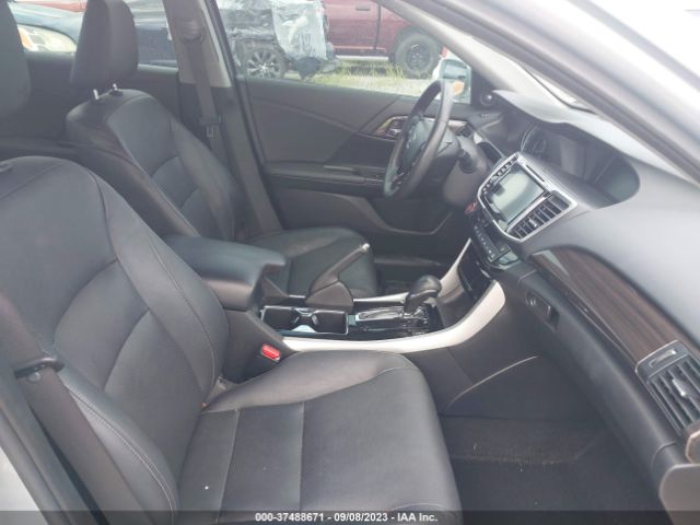 1HGCR3F92HA031266 Honda Accord Sedan Touring