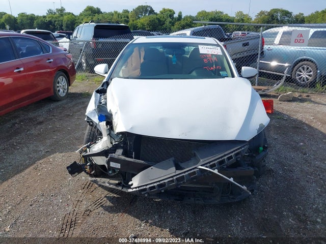 Hyundai Elantra Value Edition 2018 5NPD84LF0JH336916 Image 12