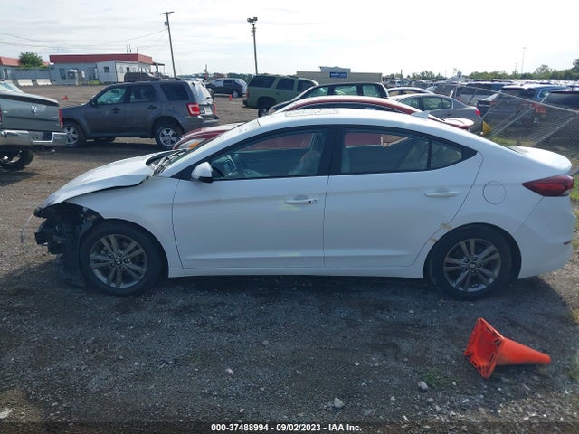 Hyundai Elantra Value Edition 2018 5NPD84LF0JH336916 Image 14