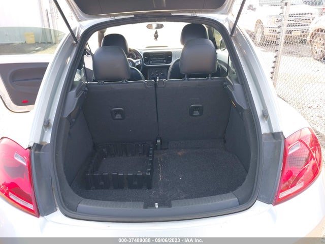 3VWJX7AT0EM607213 Volkswagen Beetle Coupe 2.5l