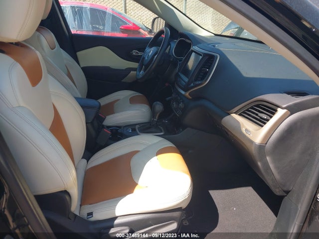 1C4PJMCS8HW563743 Jeep Cherokee Latitude