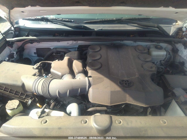Toyota 4RUNNER SR5 2019 JTEBU5JR6K5675005 Image 10