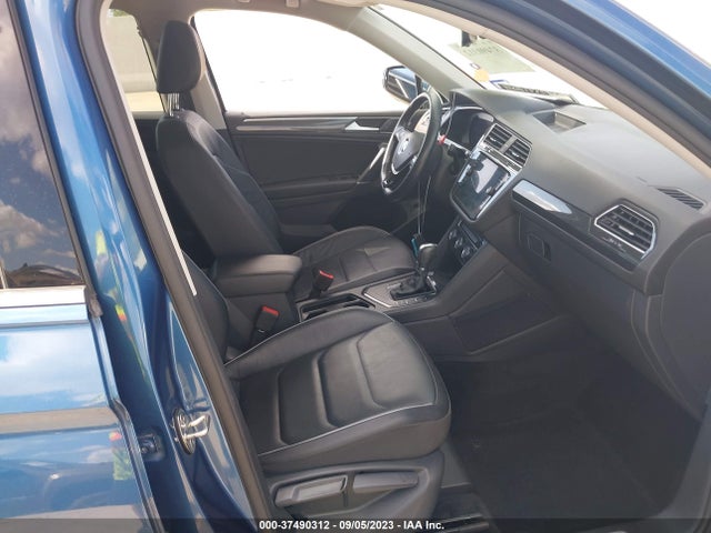 3VV5B7AXXJM214286 Volkswagen Tiguan Sel Premium
