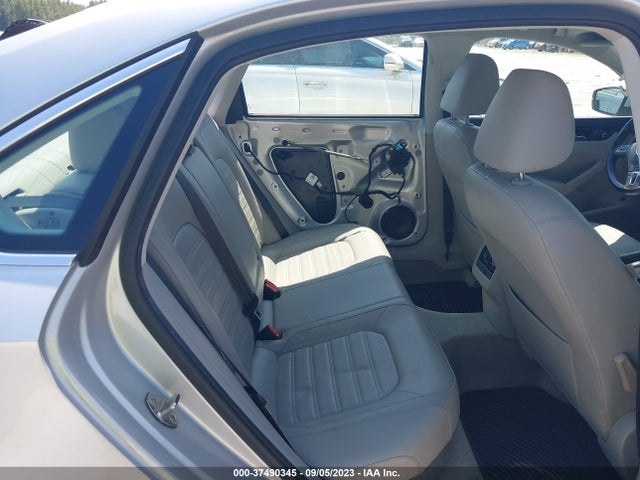 2015 VOLKSWAGEN PASSAT 1.8T SE W/SUNROOF & NAV VIN: 1VWBT7A38FC068228