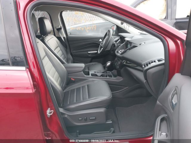 1FMCU9J92KUB77272 Ford Escape Titanium