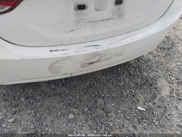 2012 HYUNDAI ELANTRA GLS VIN: 5NPDH4AE1CH150198