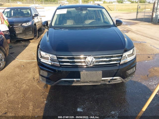 3VV3B7AX4LM067831 Volkswagen Tiguan Se/sel/se R-line Black