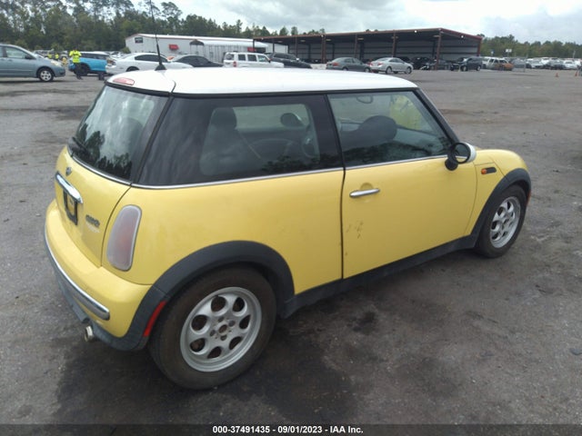2003 MINI COOPER HARDTOP WMWRC33433TE15007 Photo 3